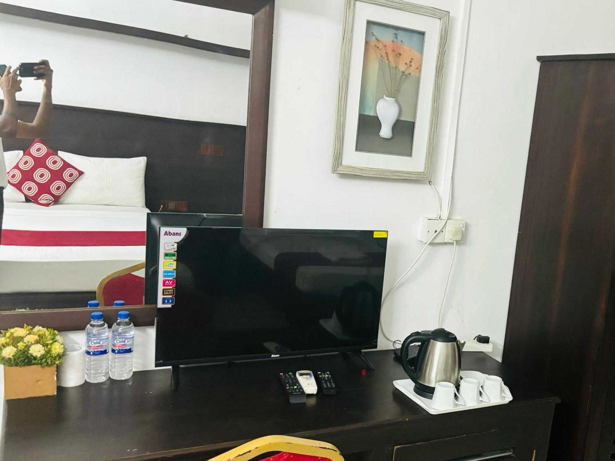 Hotel Nelly Vavuniya Room photo