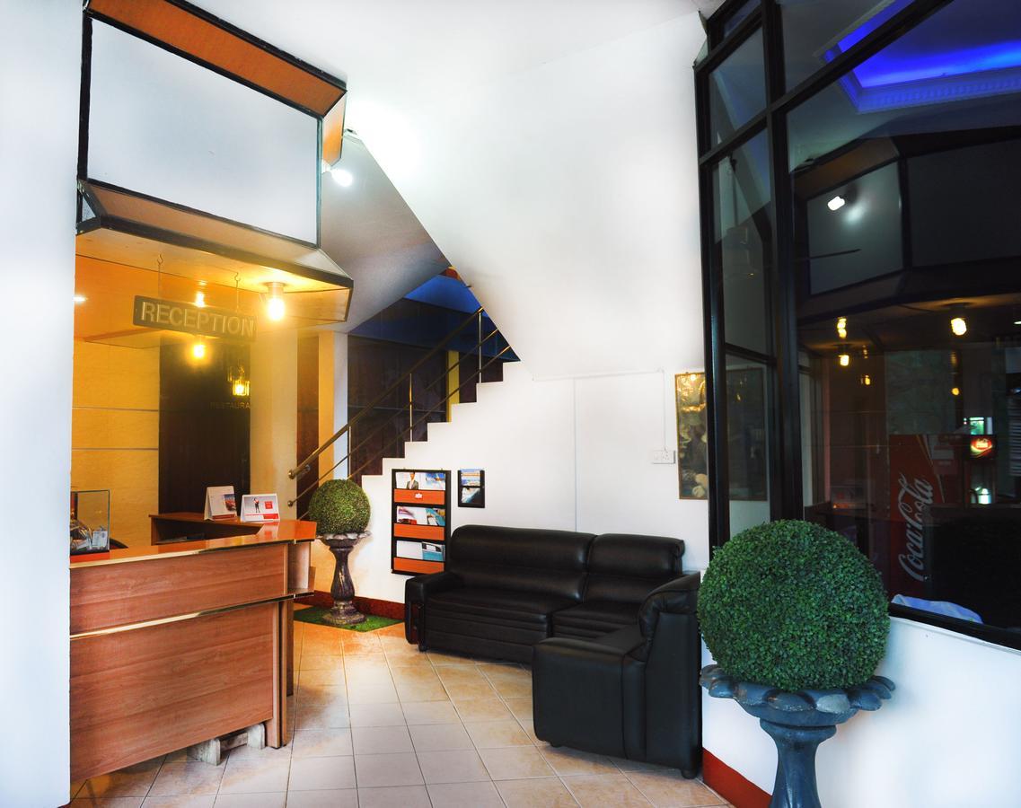 Hotel Nelly Vavuniya Exterior photo